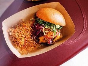 Burger s fat cat omáčkou