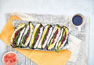Sushi sendvič Onigirazu