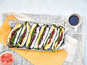 Sushi sendvič Onigirazu