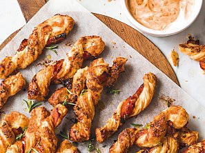 Tyčinky se slaninou a tymiánem