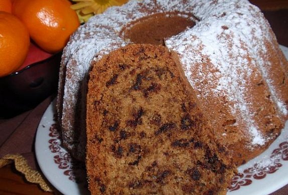 Bábovka (buchta, dort) z červené řepy s čokoládou - vláčná photo-0