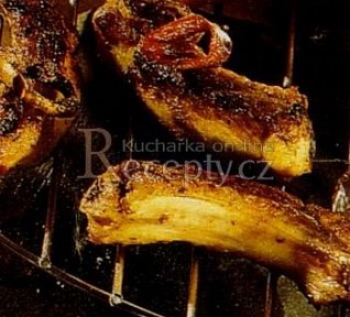 Pikantní žebírka na grilu