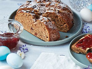 Špaldový mazanec s ořechy