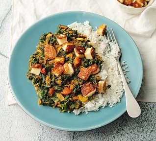 Indický špenát se sýrem halloumi