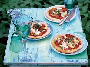 Pizza s chřestem a parmskou šunkou Pizza s chřestem a parmskou šunkou