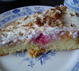 Karamelový koláč s ovocem