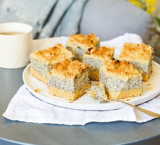 Tvarohové řezy s mákem