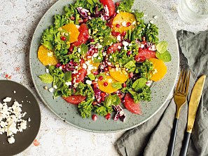 Salát s citrusy a fetou