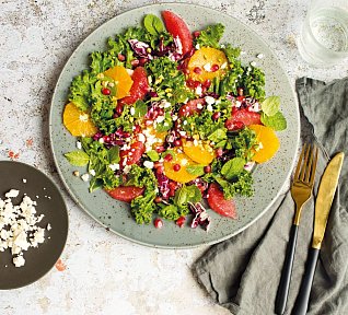 Salát s citrusy a fetou