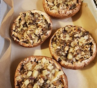 Portobello žampiony plněné kuřecím masem