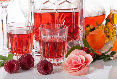 Růžový likér