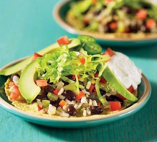 Tostadas se salátem a avokádem