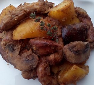 Pikantní krky s játry, žampiony a bramborem