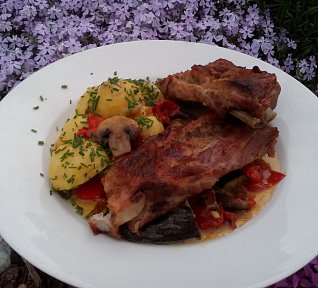 Žebírka dušená se zeleninou (nejen) v remosce