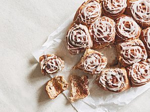 Veganské skořicové rolky