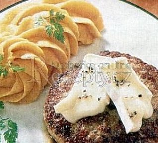 Karbanátky plněné hermelínem