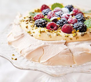 Pavlova s amarreto krémem