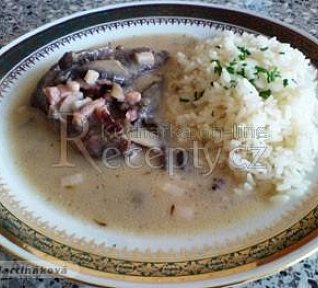 Roštěnky se smetanovou omáčkou