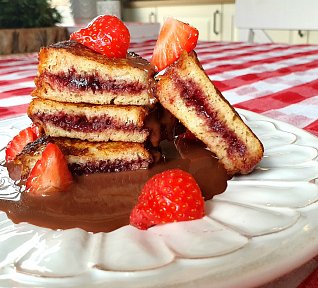 Francouzský toast s čokoládovou omáčkou