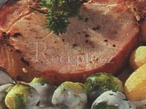 Uzené kotlety s růžičkovou kapustou