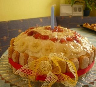 LEHKÝ DORT S JABLKY A PUDINKEM