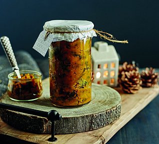 Dýňové chutney s nakládaným česnekem