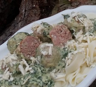 Mleté kuličky se sýrovým špenátem