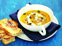 Mrkvová polévka se semínky