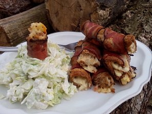 Pečené toustové roládky s ledovým salátem