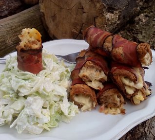 Pečené toustové roládky s ledovým salátem