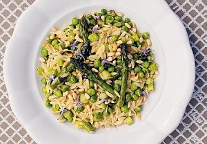 Pasta riso s chřestem a hráškem