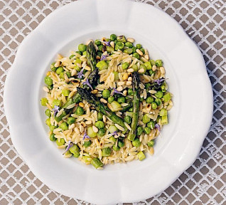 Pasta riso s chřestem a hráškem