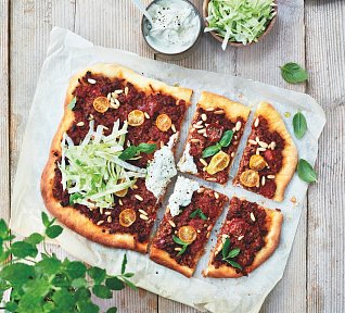 Pizza bolognese Pizza bolognese