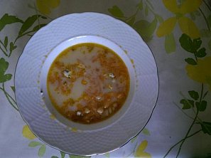 Mrkvová polévka s cizrnou a nivou