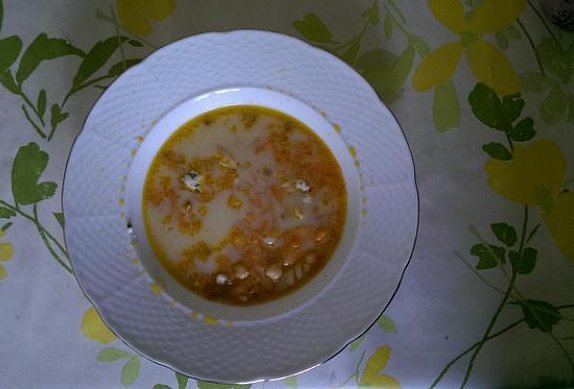 Mrkvová polévka s cizrnou a nivou
