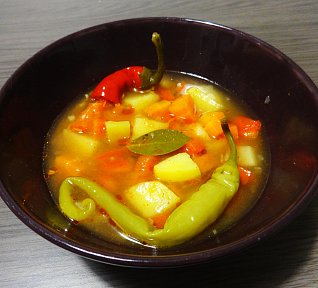 Červená papriková polévka