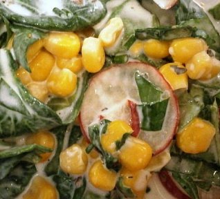 Špenátový salát barevný