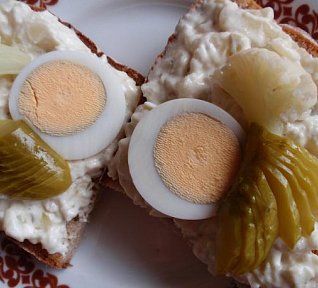 Květákový salát nebo pomazánka