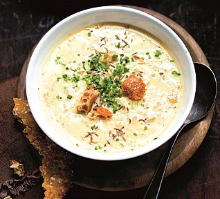 Sýrovo-cibulová polévka s krutony