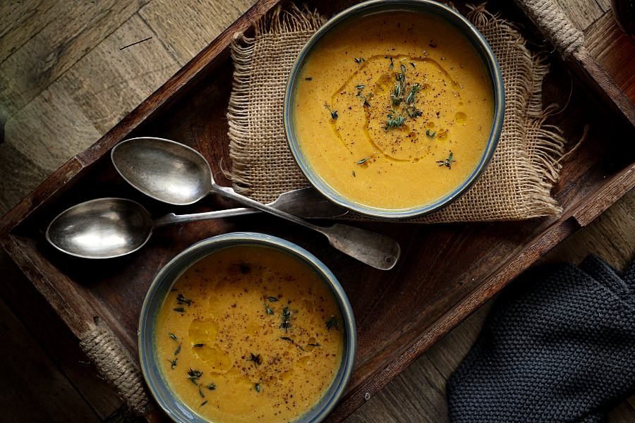 Polévka z pečené mrkve a červené čočky