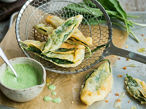 Smažený medvědí česnek v těstíčku