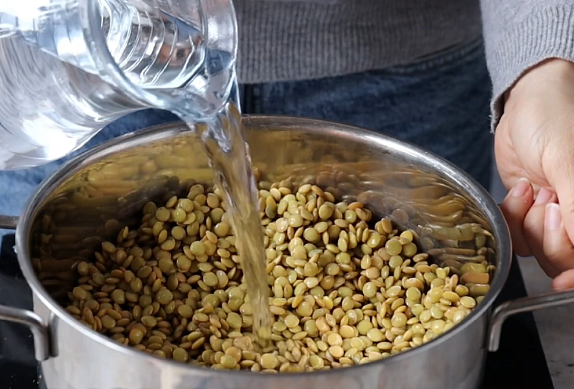 Novoroční čočka na kyselo