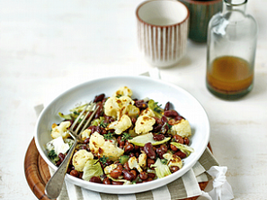 Salát s fazolemi, čekankou a květákem