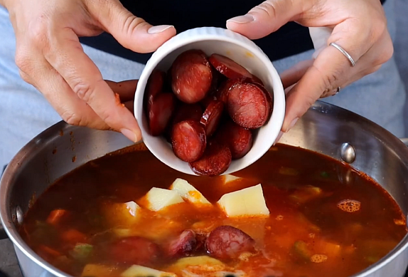 Španělská bramborová polévka