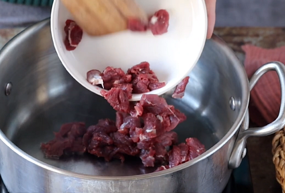 Klasická gulášová polévka