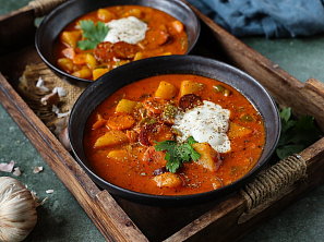 Španělská bramborová polévka