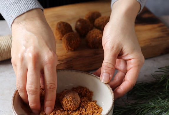 Nepečené lotus kuličky