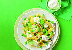 Těstoviny s tvarohem a hráškem