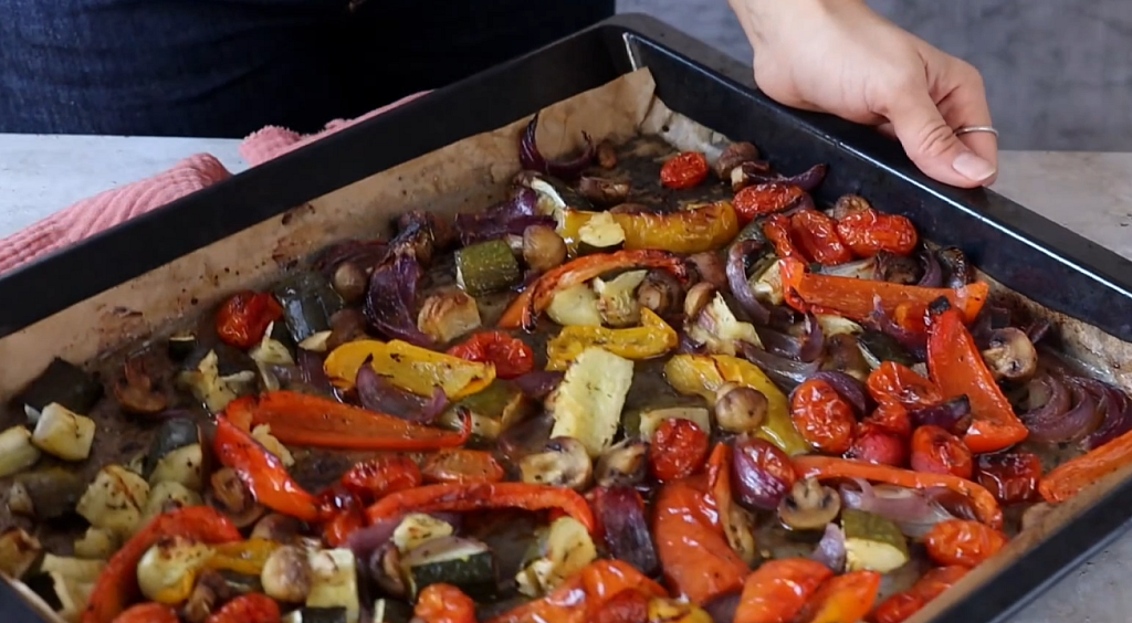 Těstoviny s omáčkou z pečené zeleniny