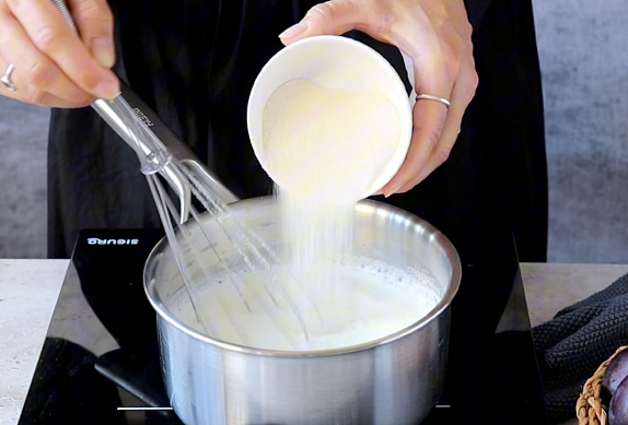 Krupicový dezert se švestkovým rozvarem